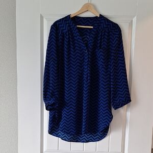 Chevron Patterned Blue Women's Top Size L. Button Up Tab Sleeve.